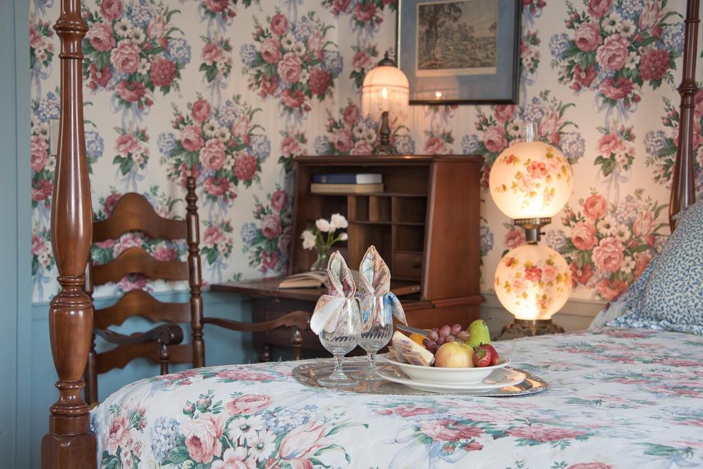Asa Ransom House Hotel Clarence Room photo